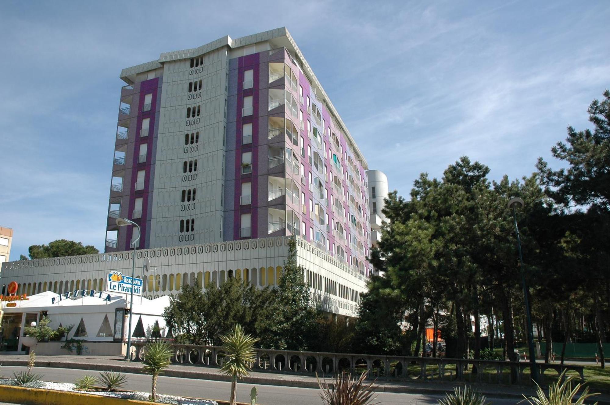 Residence Millefiori Lignano Sabbiadoro Bagian luar foto